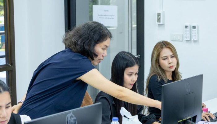 CoC-PSU จัดอบรม “การใช้เครื่องมือดิจิทัลและปัญญาประดิษฐ์อย่างมีประสิทธิภาพ (CANVA AI)” แก่เทศบาลเมืองป่าตอง